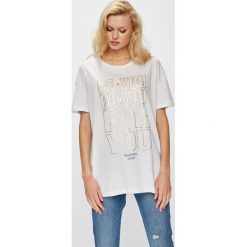 Trussardi Jeans - Top. Szare topy damskie TRUSSARDI JEANS, z nadrukiem, z bawełny, z okrągłym kołnierzem, z krótkim rękawem. W wyprzedaży za 159.90 zł.