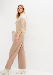 Sweter ażurowy. Niebieskie swetry damskie bonprix, w ażurowe wzory, bez kołnierzyka, bez ramiączek, bez kaptura. Za 117.99 zł.