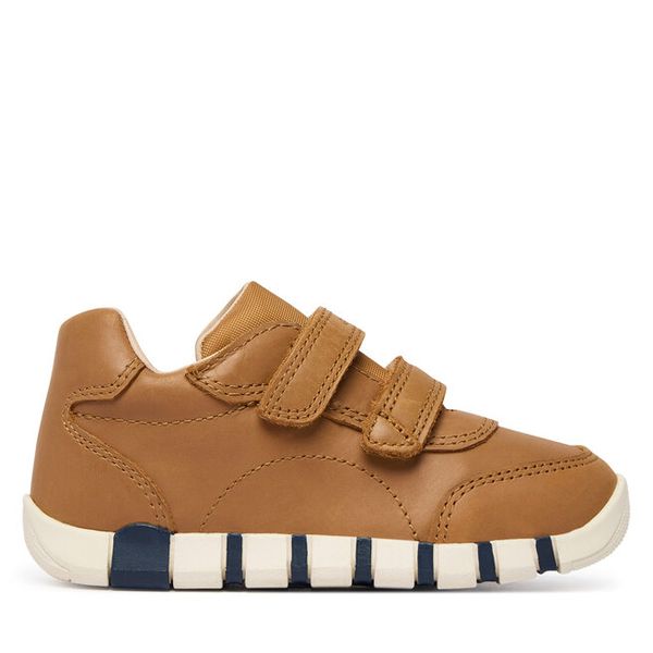 Sneakersy Geox. Brązowe trampki i tenisówki chłopięce Geox, bez wzorów, bez zapięcia. Za 289.99 zł.