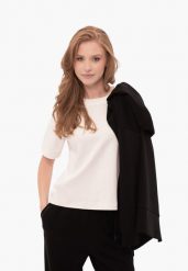 USUNIĘTA Z KOLEKCJI - Gładka koszulka, Comfort Fit, T-LENI. Białe t-shirty damskie Volcano, m, bez wzorów, z bawełny, klasyczne, bez kołnierzyka. Za 74.99 zł.