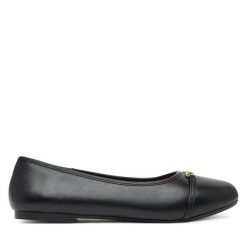 Baleriny LOVE MOSCHINO. Czarne baleriny damskie Love Moschino, bez wzorów, bez obcasa. Za 499.99 zł.