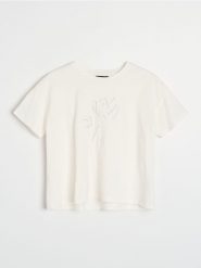 Bawełniana koszulka z kwiatowym haftem - kremowy. Białe t-shirty damskie Sinsay, l, bez wzorów, z bawełny, bez kołnierzyka. Za 25.99 zł.