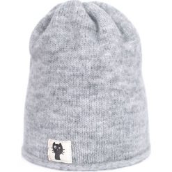 Polska czapka dziecięca Zimowy zwierzyniec szara. Szare czapki dla dzieci Art of Polo, na zimę, bez wzorów. Za 36.89 zł.