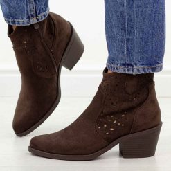 Brązowe botki damskie, kowbojki S.Barski 8012. Brązowe botki damskie S.BARSKI, na jesień, z jeansu, eleganckie, bez obcasa, na obcasie, bez zapięcia. Za 229.00 zł.