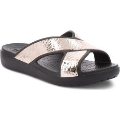 Klapki CROCS - Sloane Hammered Xstrp Slide W 205136 Black/Rose Gold. Klapki damskie marki Crocs. W wyprzedaży za 149.00 zł.