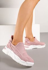Różowe Siateczkowe Buty Sportowe Sneakersy Wsuwane Zdobione Tłoczeniami Nusadela. Czerwone obuwie sportowe damskie Renee, z aplikacjami, z jeansu. Za 44.99 zł.