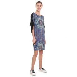 Desigual Kamizelka Damska Yamina Negro 18Wwvk90 2000 Sukienka (Rozmiar L). Sukienki damskie marki Desigual. W wyprzedaży za 227.00 zł.