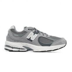 Buty do chodzenia damskie New Balance GC2002ST. Szare obuwie sportowe damskie New Balance, bez wzorów, z materiału, trekkingowe. W wyprzedaży za 399.00 zł.