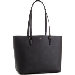 Torebka DKNY - Bryant Saf-E/W Tote R83A1710 Blk/Blood Rd XO8. Torebki do ręki damskie marki DKNY. W wyprzedaży za 549.00 zł.