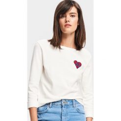 Koszulka z haftem - Kremowy. T-shirty damskie marki Reserved. Za 39.99 zł.