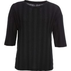 Shirt w strukturalny wzór bonprix czarny. Bluzki damskie marki bonprix. Za 37.99 zł.