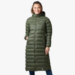 Kurtka damska hiking wodoodporna wiatroszczelna oddychająca Östersund Long. Czarne kurtki damskie SWEDEMOUNT, bez wzorów, z puchu, bez kaptura. Za 899.99 zł.