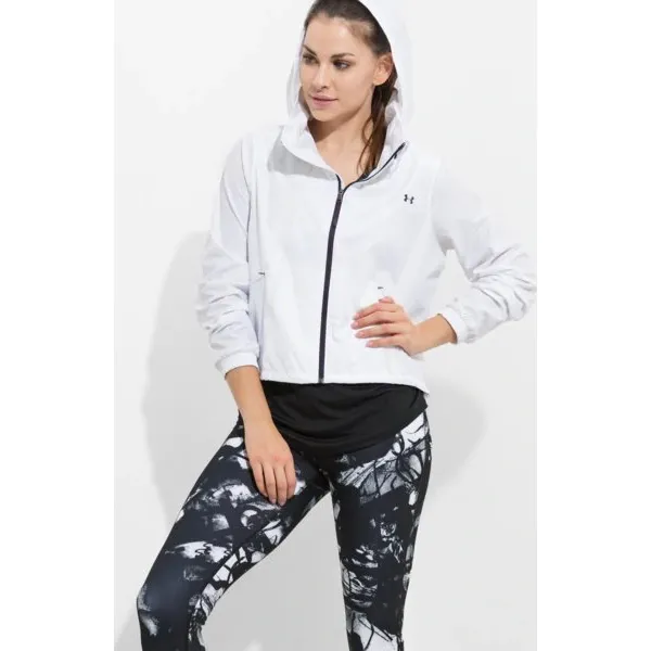 Under Armour Kurtka Accelerate Pckbl Jac , biały, rozmiar S. Białe kurtki damskie Under Armour, m, bez wzorów, z materiału, bez kaptura, do biegania. W wyprzedaży za 299.99 zł.