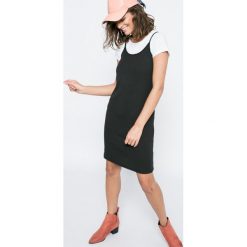 Vero Moda - Sukienka Noor Slip. Sukienki damskie Vero Moda, z bawełny, casualowe, z okrągłym kołnierzem, z krótkim rękawem. W wyprzedaży za 59.90 zł.