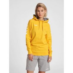 Bluza sportowa z kapturem damska Hummel Go Cotton Hoodie Woman. Brązowe bluzy sportowe damskie Hummel, xs, bez wzorów, z kapturem, na fitness i siłownię. W wyprzedaży za 180.00 zł.