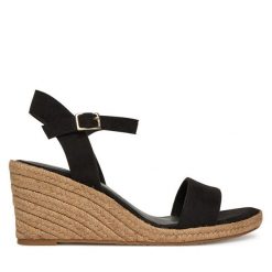 Espadryle Tamaris. Czarne sandały damskie Tamaris, bez wzorów, bez obcasa, bez zapięcia. Za 229.99 zł.