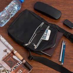 Torba na ramię męska saszetka listonoszka raportówka czarna lekka pojemna P86. Czarne saszetki męskie Beltimore. Za 49.90 zł.