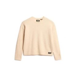 Sweter damski Superdry Essential. Czerwone swetry damskie Superdry., l, z aplikacjami, z dzianiny, klasyczne, bez kołnierzyka, bez ramiączek, bez kaptura. Za 265.25 zł.