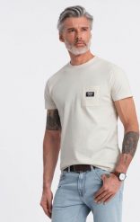 Ombre Męski casualowy t-shirt z naszytą kieszonką - kremowy V8 OM-TSCT-0109 L. Białe t-shirty męskie Ombre, l, bez wzorów, bez kołnierzyka. Za 39.99 zł.