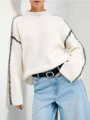 Prążkowany sweter - biały. Białe swetry damskie Sinsay, l, bez wzorów, prążkowane, bez kołnierzyka, bez ramiączek, bez kaptura. Za 69.99 zł.