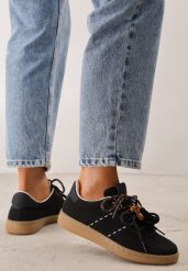 Czarne Sneakersy w Stylu Retro Tenisówek z Podwójnym Sznurowaniem i Frędzlami Salmisa. Czarne obuwie sportowe damskie Born2be, bez wzorów, z dzianiny, tenisowe. Za 99.99 zł.