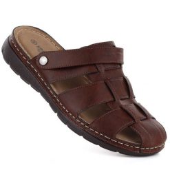 Klapki męskie zabudowane z paskiem brązowe Unisoft 9924. Brązowe klapki męskie Unisoft, ze skóry ekologicznej, klasyczne. Za 159.99 zł.