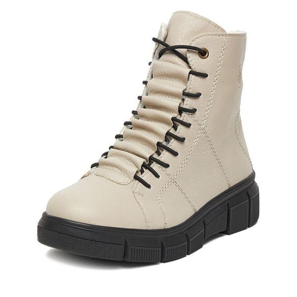 Trzewiki Rieker. Brązowe botki damskie Rieker, bez obcasa, na płaskiej podeszwie, bez zapięcia. Za 389.99 zł.