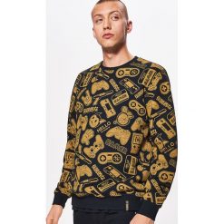 Bluza all over z kolekcji GAMERS - Czarny. Czarne bluzy męskie Cropp. Za 99.99 zł.