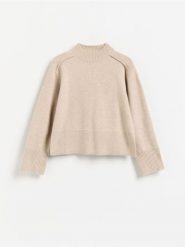 Sweter ze stójką - beżowy. Brązowe swetry damskie Reserved, l, bez wzorów, z dzianiny, bez kołnierzyka, bez ramiączek, bez kaptura. Za 129.99 zł.