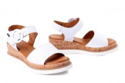 PIAZZA 910319-03 weiss, sandały damskie. Białe sandały damskie Piazza, bez wzorów, bez obcasa, bez zapięcia. Za 254.92 zł.