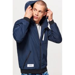 Kurtka z kapturem - Granatowy. Kurtki damskie marki Cropp. Za 189.99 zł.