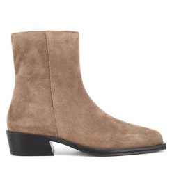 Kowbojki GINO ROSSI. Brązowe botki damskie Gino Rossi, bez obcasa, na płaskiej podeszwie, bez zapięcia. Za 379.99 zł.