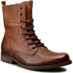Kozaki KAZAR - Timoteo 22505-24-02 Brązowy. Brązowe kozaki męskie Kazar, ze skóry, vintage. W wyprzedaży za 359.00 zł.