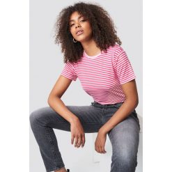 Trendyol Klasyczny T-shirt w paski - Pink. T-shirty damskie marki Trendyol. Za 52.95 zł.