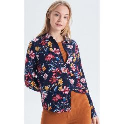 Wzorzysta koszula - Granatowy. Koszule damskie marki Cropp. W wyprzedaży za 29.99 zł.