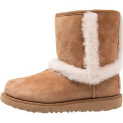 UGG HADLEY II WP Śniegowce chestnut. Buty zimowe dziewczęce marki UGG. Za 719.00 zł.