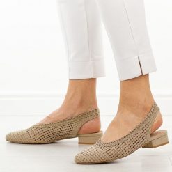 Beżowe przewiewne baleriny damskie T.Sokolski 147. Brązowe baleriny damskie Sokolski, na lato, w ażurowe wzory, z jeansu, biznesowe, bez obcasa, na obcasie. W wyprzedaży za 157.52 zł.