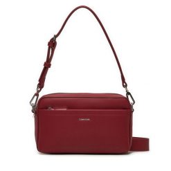 Torebka Calvin Klein. Czerwone torebki do ręki damskie Calvin Klein, bez wzorów, klasyczne, bez dodatków. Za 479.99 zł.
