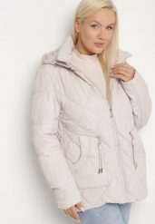 Jasnoszara Pikowana Kurtka z Kapturem i Ozdobnymi Suwakami Carnaye. Szare kurtki damskie Born2be, plus size, bez wzorów, z jeansu, z kapturem. Za 169.99 zł.