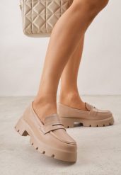 Ciemnobeżowe Mokasyny na Grubej Tłoczonej Podeszwie Dorikharei. Brązowe mokasyny damskie Born2be, z jeansu, eleganckie. Za 99.99 zł.