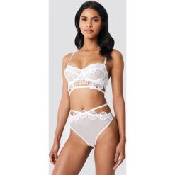 Bluebella Biustonosz Gabriela - White. Stringi damskie Bluebella, z haftami, z koronki. W wyprzedaży za 121.48 zł.