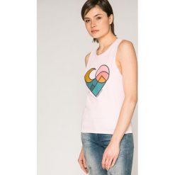 Femi Stories - Top Felt. Szare topy damskie Femi Stories, z nadrukiem, z bawełny, z okrągłym kołnierzem, bez rękawów. W wyprzedaży za 79.90 zł.