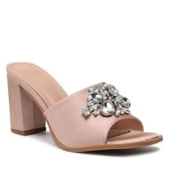 Klapki Jenny Fairy. Brązowe klapki damskie Jenny Fairy, bez wzorów, bez obcasa. Za 149.99 zł.