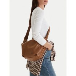 Torebka G-Star Raw. Brązowe listonoszki damskie G-Star Raw, bez wzorów, retro, bez dodatków. Za 199.99 zł.