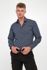 Koszula męska z wzorem KARL LAGERFELD. Koszule męskie KARL LAGERFELD, m, bez wzorów, bez kołnierzyka, bez ramiączek. Za 649.00 zł.