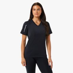 Koszulka → trening → damska → Swedemount → Core Training Tee → szybkoschnąca. Czarne koszulki sportowe damskie SWEDEMOUNT, bez wzorów, z syntetyku, sportowe, bez kołnierzyka. Za 79.99 zł.