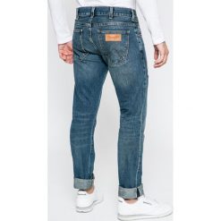 Wrangler - Jeansy Larston. Jeansy męskie marki Wrangler. W wyprzedaży za 219.90 zł.