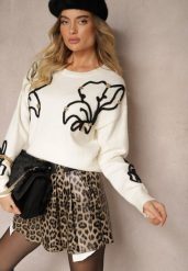 Jasnobeżowy Sweter Ozdobiony Cyrkoniami i Geometrycznym Motywem Vitilena. Brązowe swetry damskie Renee, bez wzorów, z jeansu, casualowe, bez kołnierzyka, bez ramiączek, bez kaptura. Za 119.99 zł.