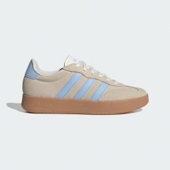 Buty Barreda. Białe obuwie sportowe damskie Adidas, bez wzorów, z gumy, tenisowe. Za 279.00 zł.