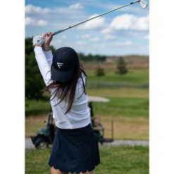 Czapka Golfowa Sawgrass – Lekka Konstrukcja Performance i Oddychający Komfort. Niebieskie czapki i kapelusze damskie FLAIRWAY GOLF, bez wzorów, sportowe. Za 106.00 zł.